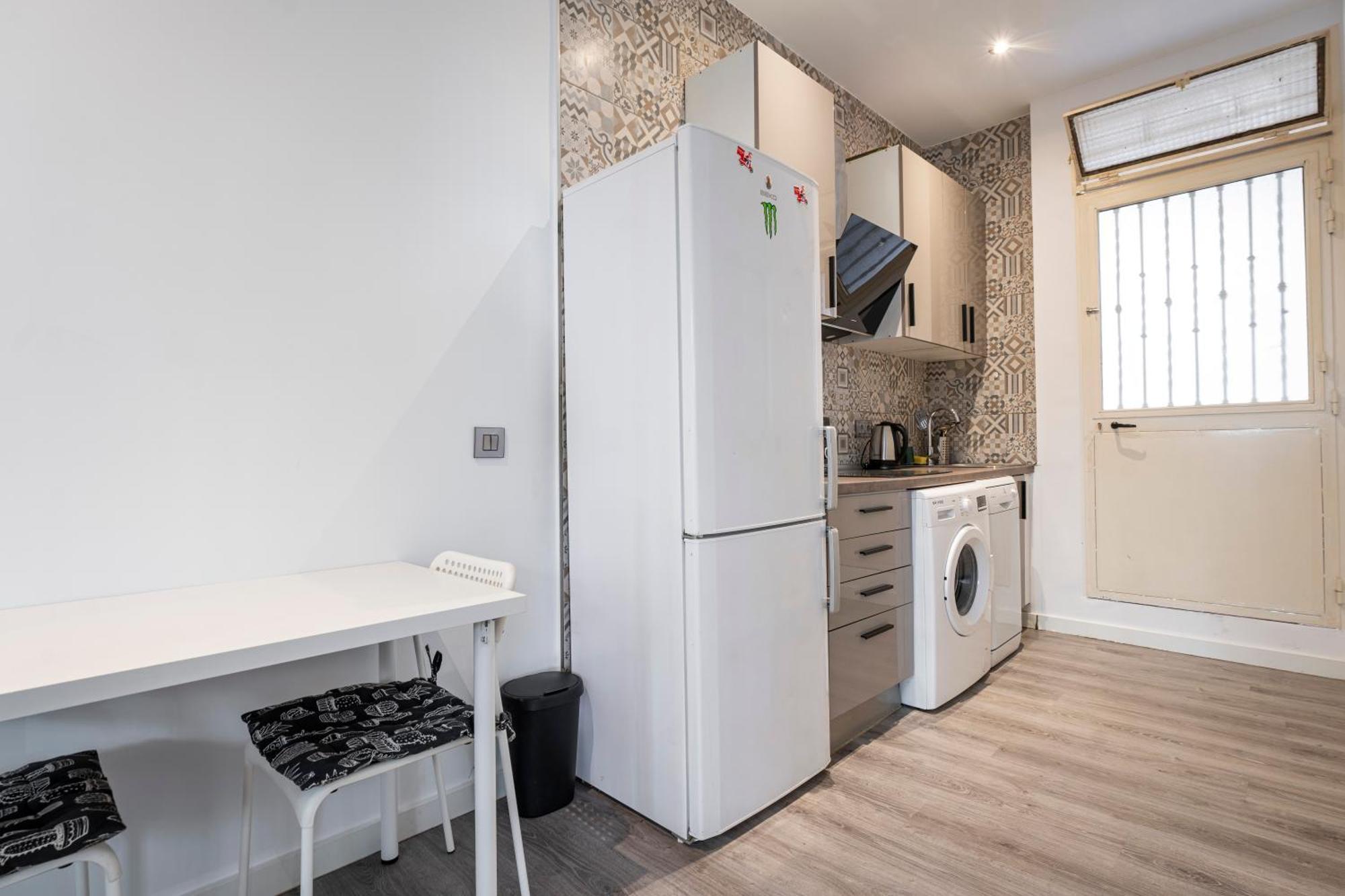 Hogar En Calle Lavapies مدريد المظهر الخارجي الصورة