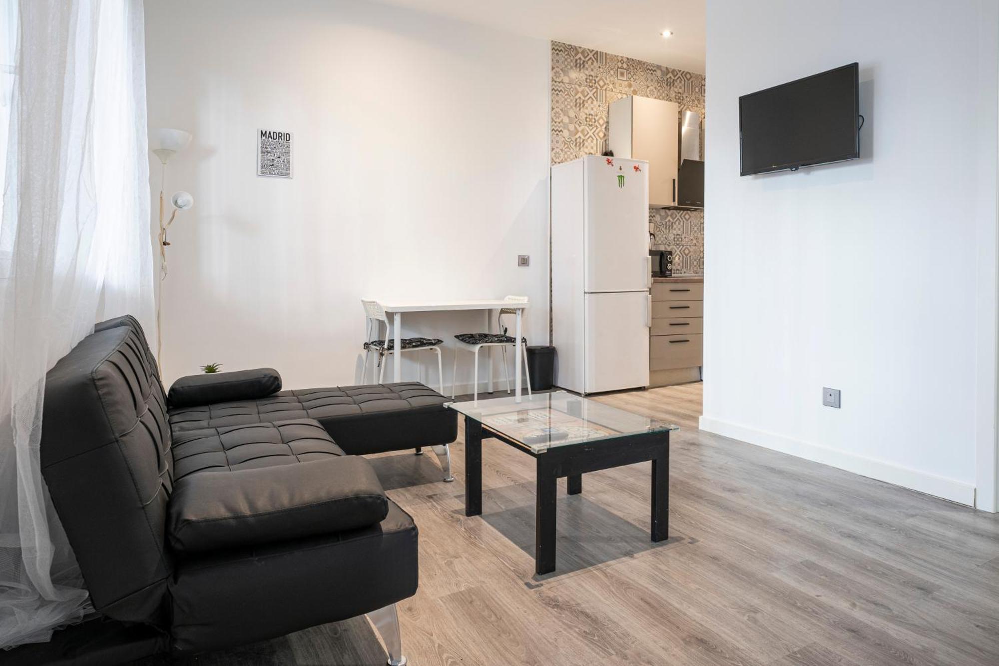 Hogar En Calle Lavapies مدريد المظهر الخارجي الصورة