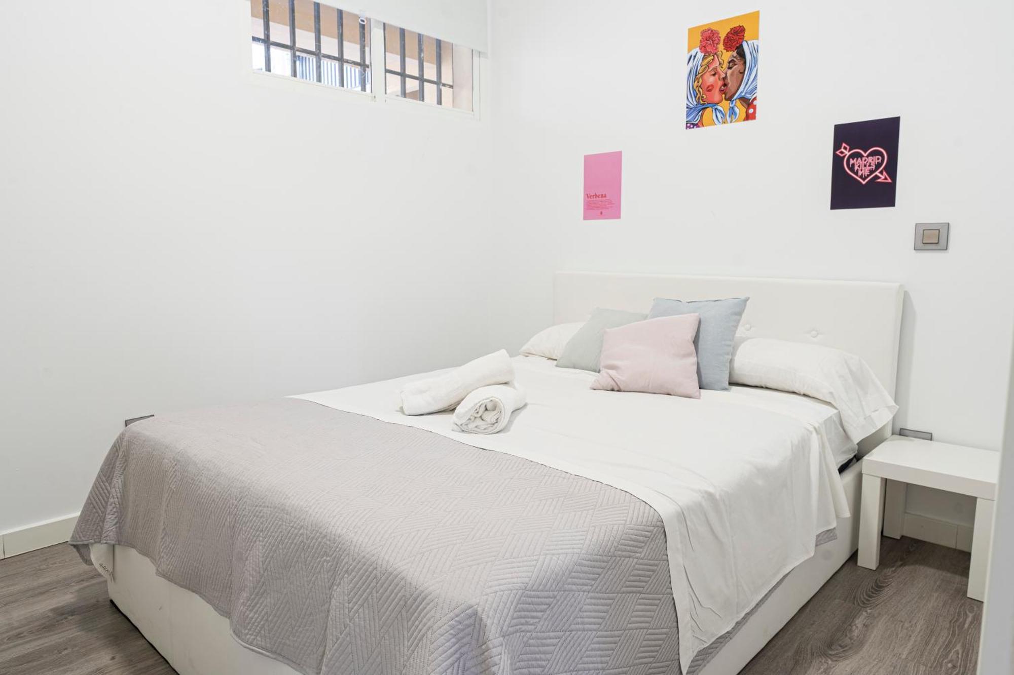 Hogar En Calle Lavapies مدريد المظهر الخارجي الصورة