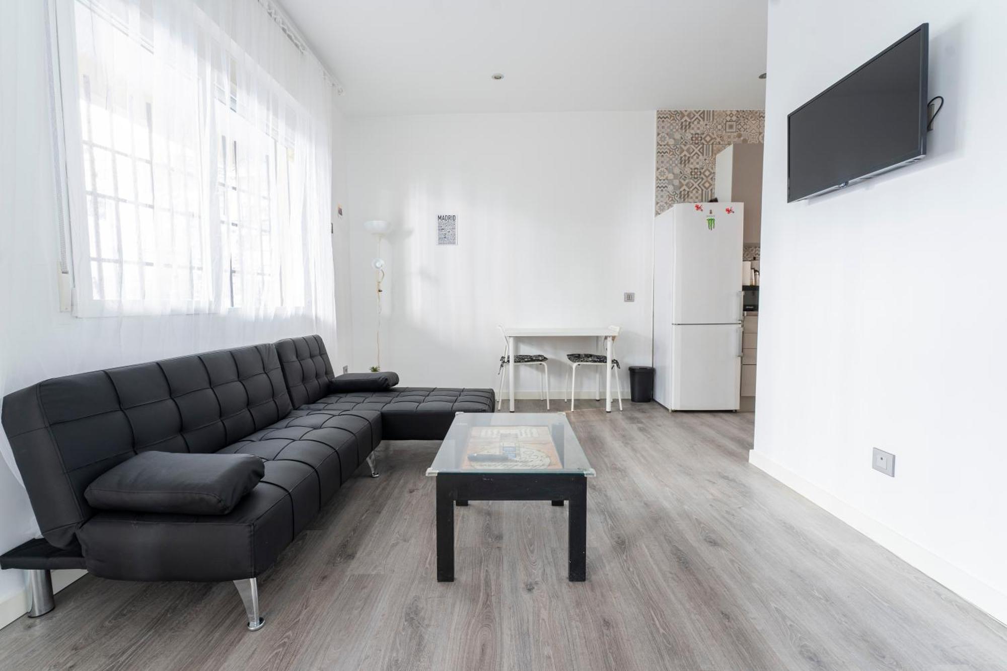 Hogar En Calle Lavapies مدريد المظهر الخارجي الصورة